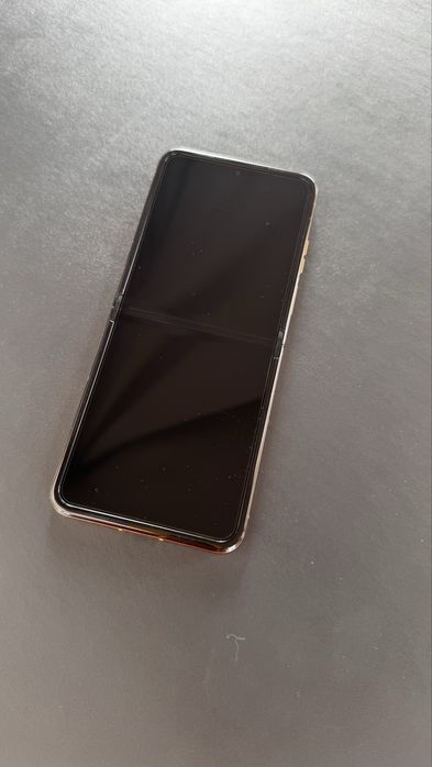 Motorola Razr 50 Ultra, culoare Mocha Mousse, 12GB RAM, 512 GB storage