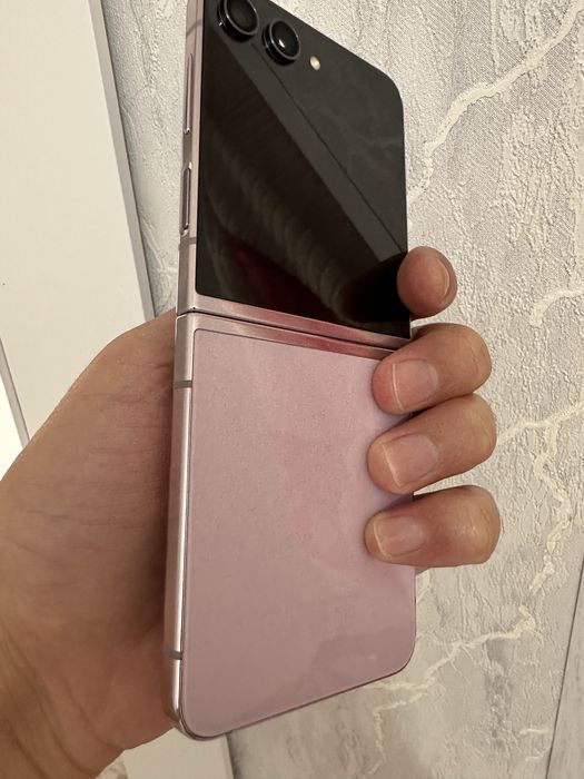 Самсунг Galaxy Z Plip 5 512 гиг