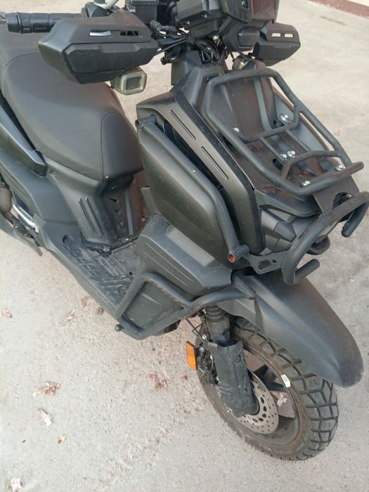 Tank GST skuter sotiladi