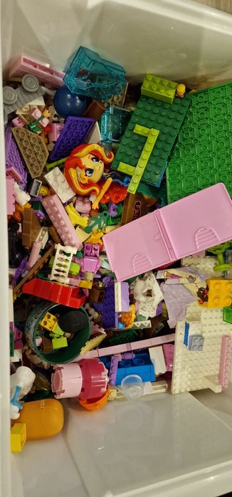 Продам контейнер с конструктором