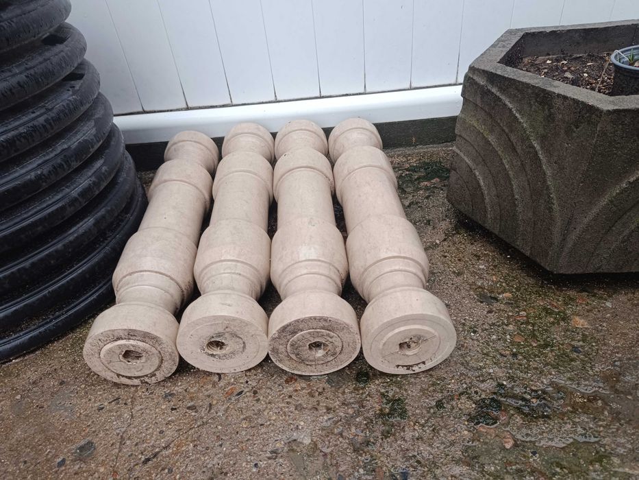 Балюстри от врачански камък