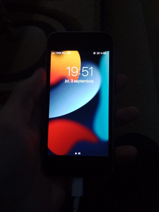 Vând IPhone SE (2016)