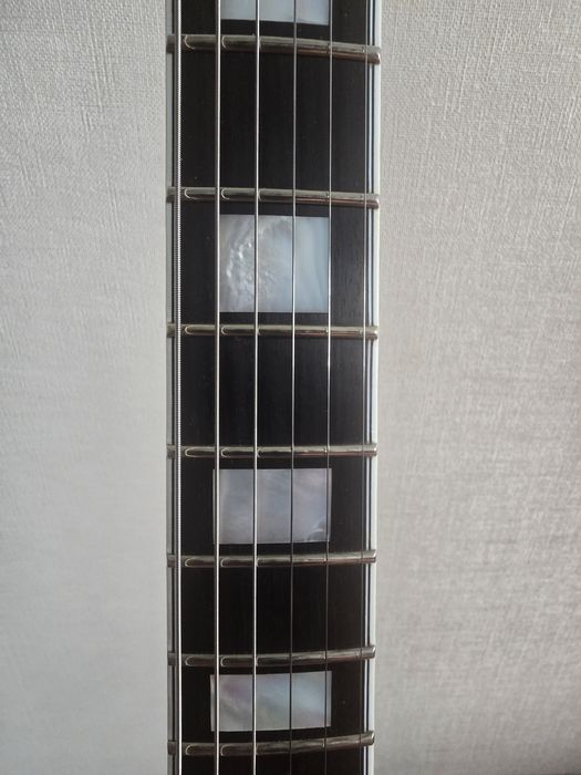 Продам электрогитару SCHECTER