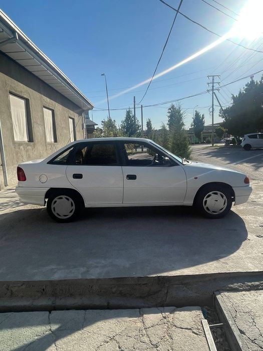 Opel astra 1987 yil