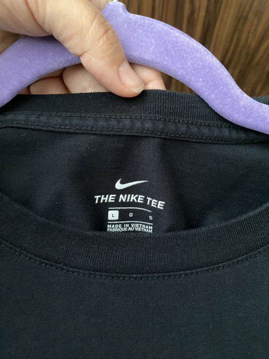 Оригинална Тениска nike  L  размер