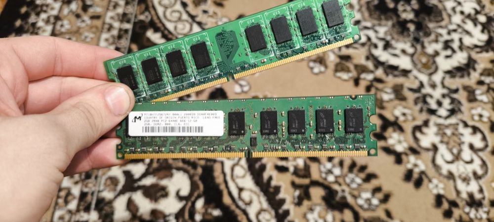 Продам ОЗУ DDR2 по 2ГБ