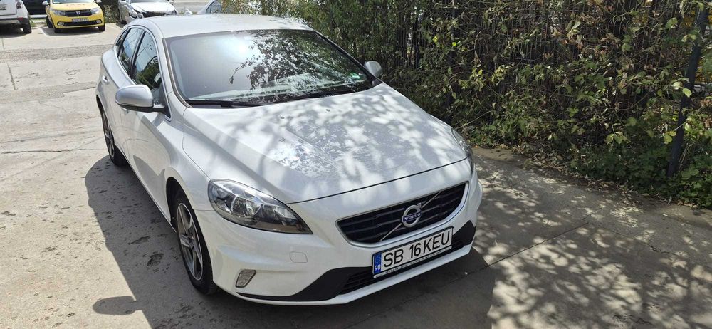 VOLVO V40 AF 2015