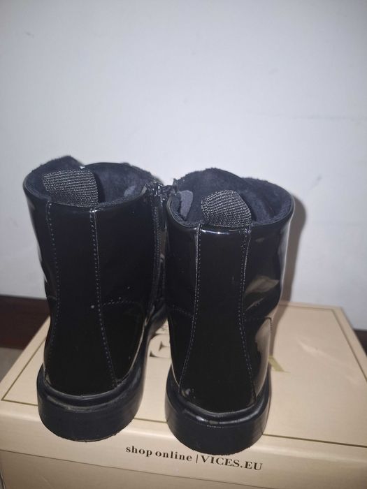 Детски лачени боти