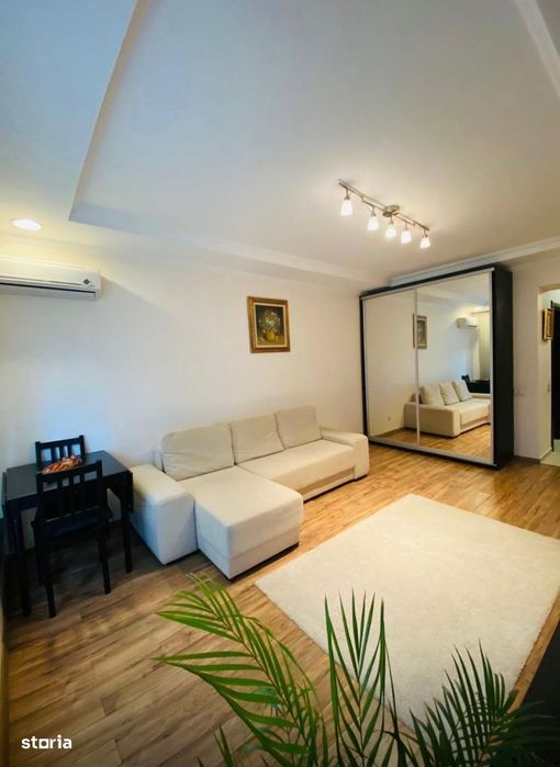 De inchiriat: Studio Diamond Residence Pipera Iancu Nicolae | Piscina — fotografia 1