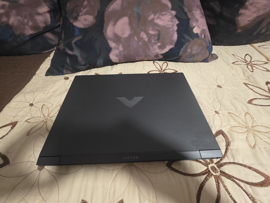 Laptop hp victus 15 , i7 13620H , 1tb , 16gb ,rtx 5060