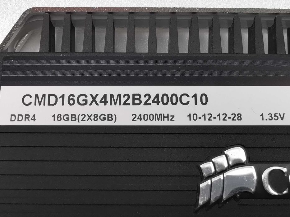 Corsair Dominator Platinum 32GB kit (4x 8GB) CL10 2400MHz DDR4 рам памет