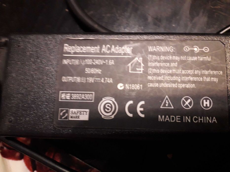 Трафове\зарядни\ за компютър  output 19v= 4,7A