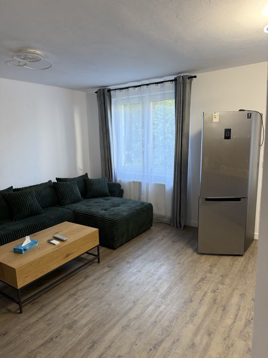 Inchiriez apartament 2 camere. Apartamentul este dotat si mobilat