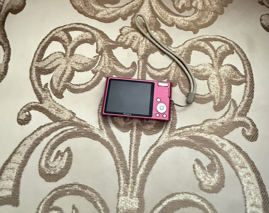 Sony Cyber-shot 14.1 MEGA PIXELS