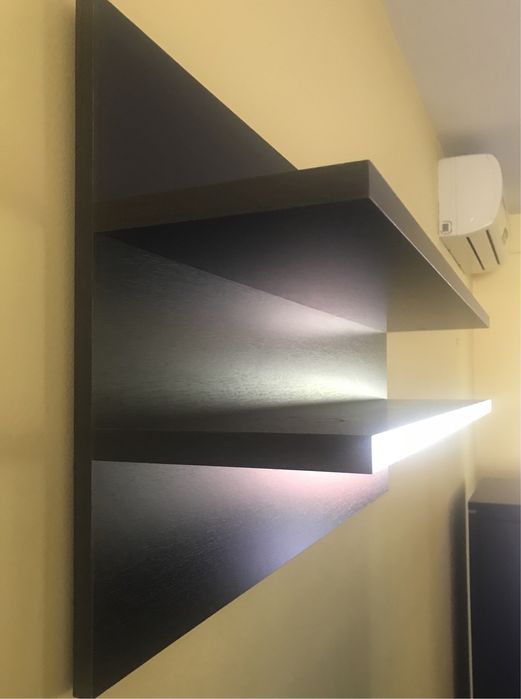 Rafturi wenge Mobexpert, culoarea wenge