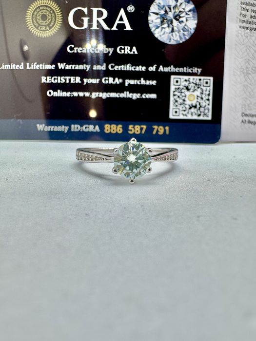 Сребърен пръстен с мойсанит (Диамант) 1 карат