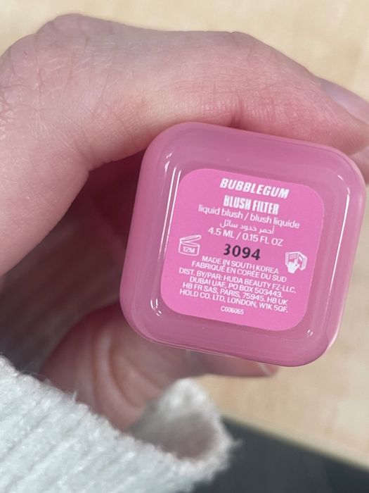 Руж на Huda Beauty ( пробван веднъж)