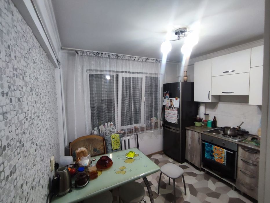 Продам 3 -комнатную квартиру