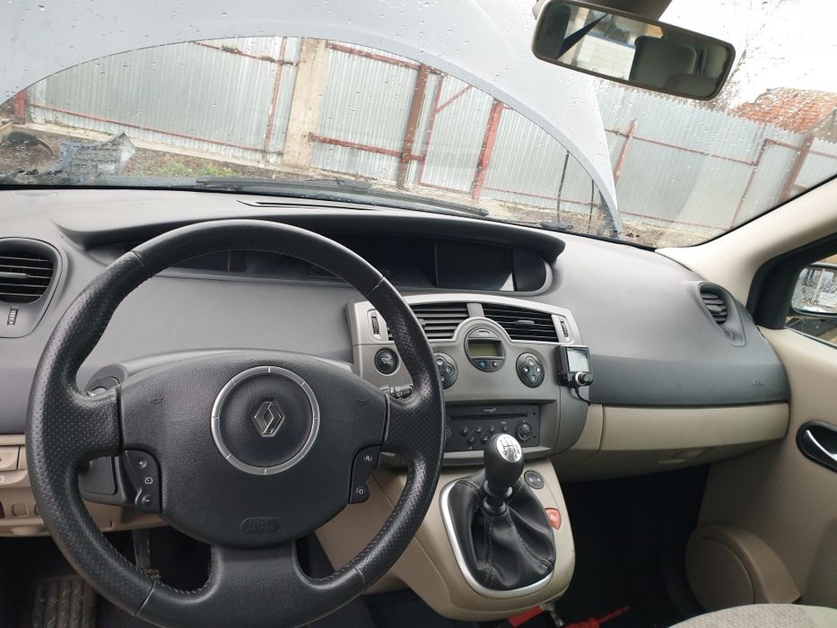 Dezmembrez Renault scenic 2 an 2008 1.9dci