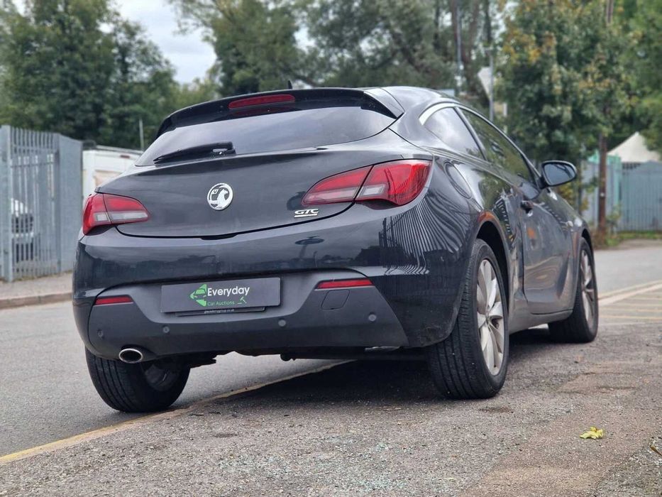 на части Opel Astra GTC Автоматик 2014 година