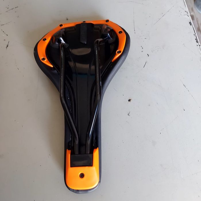 Велосипедные седло фирменное