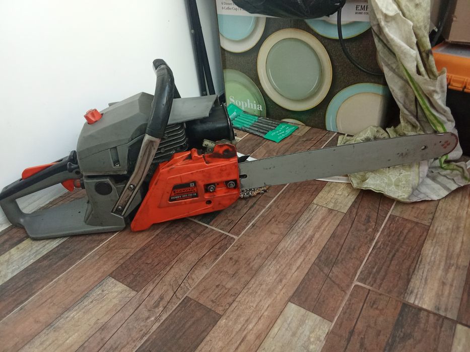 Продам бензопилу