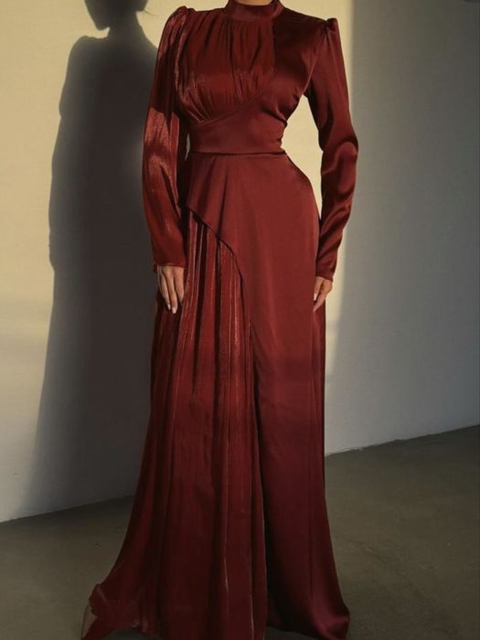 Новое платье не носила