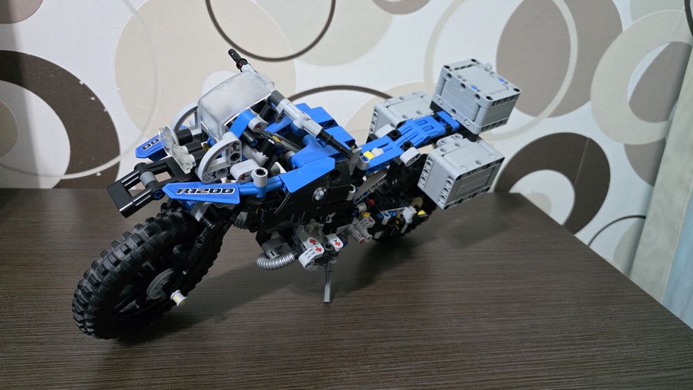 LEGO Technic 42063 BMW R 1200 GS Adventure - Ediție Aniversară - Orade