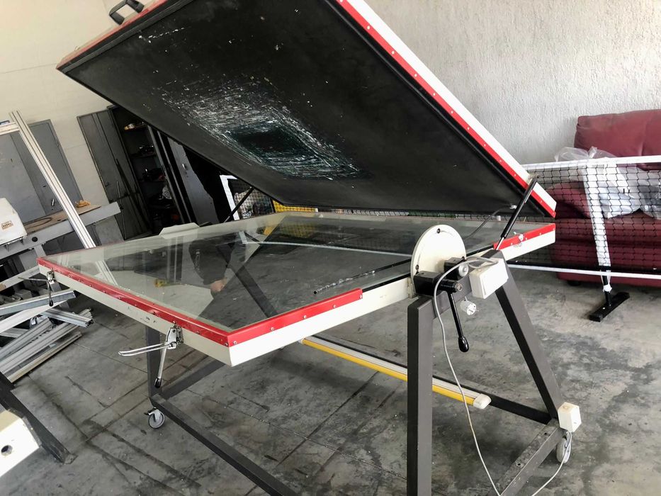 Masă de insolat cu vacuum pentru serigrafie – de vânzare