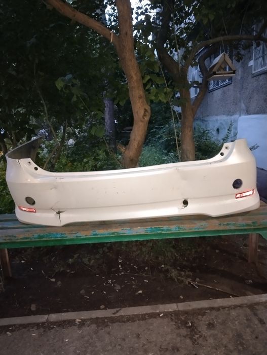 Toyta Estima--previa.