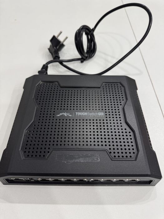 Продам коммутатор Ubiquti TOUGHSwitch 8 Pro