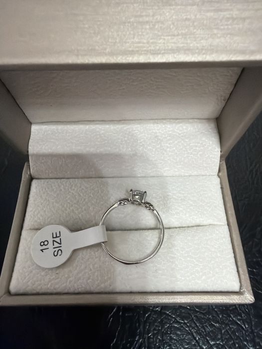 Кольца (бижутерия)