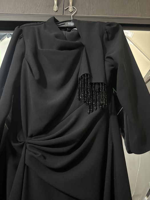 Нарядное чёрное платье