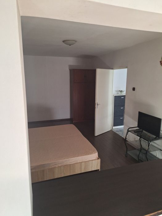 Inchiriez apartament cu 2 camere