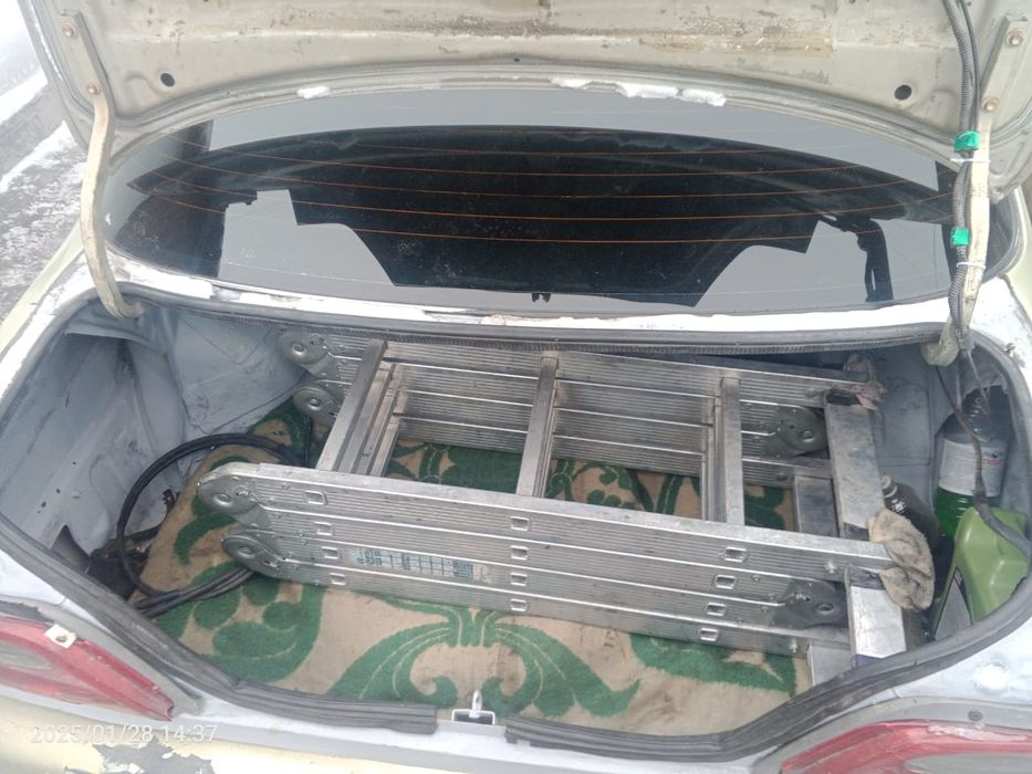 Продам машину таета Салуна