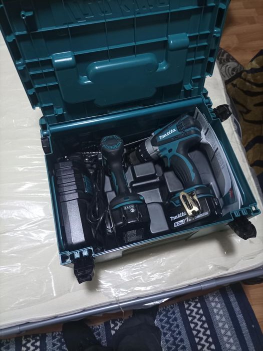 Vând bormașini makita