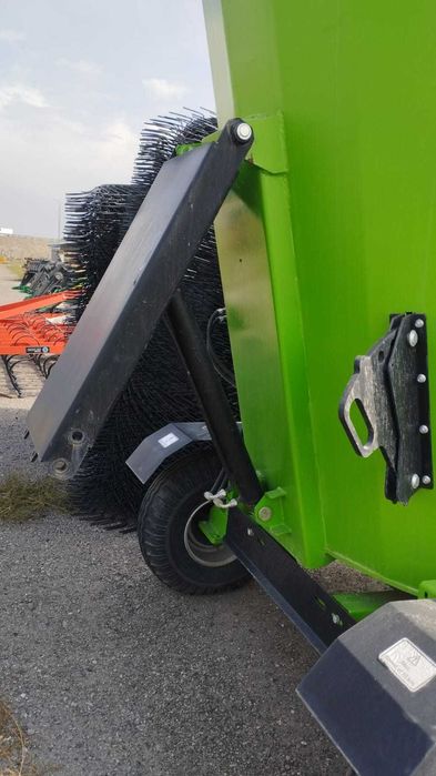 Кормораздатчик 6 кубов