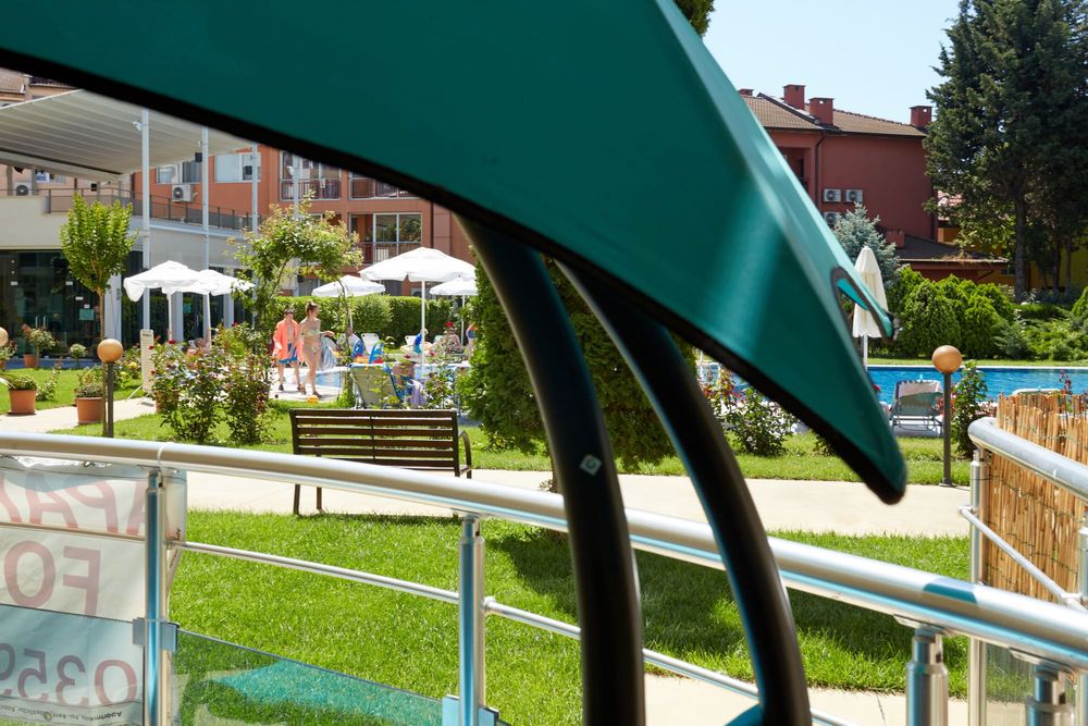 Дава се под наем Тристаен апартамент в с. Равда, Област Бургас - 130 кв.м за 2295 € - Снимка #10