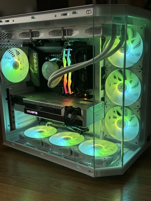 Мощен компютър/ I9 13900K/Водно/64GB/RTX 3090 24GB/2TB SSD