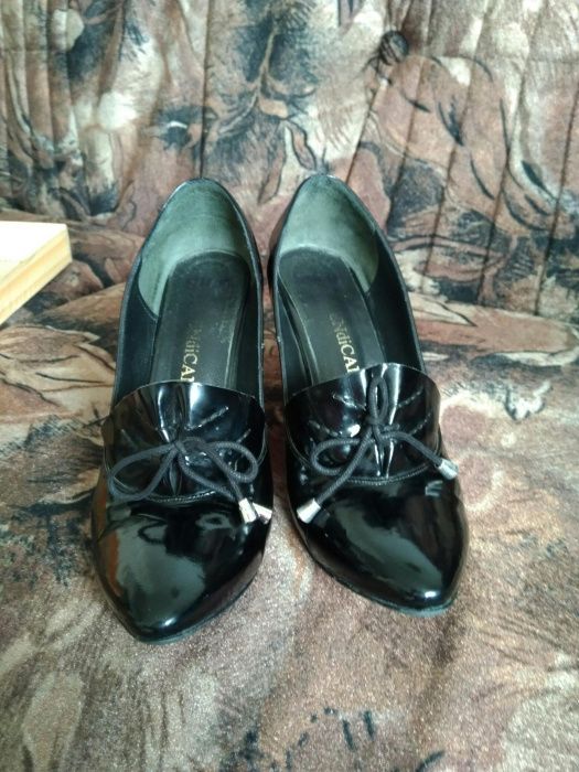 Pantofi de piele marimea 37