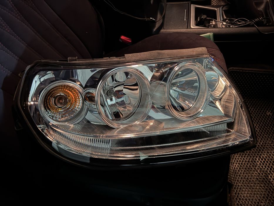 Продам фары на УАЗ Патриот с ДХО в комлекте