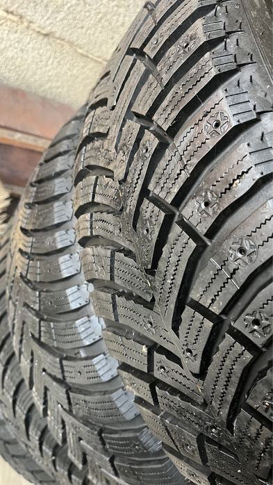 Продается шины. 235/60/18 зимние