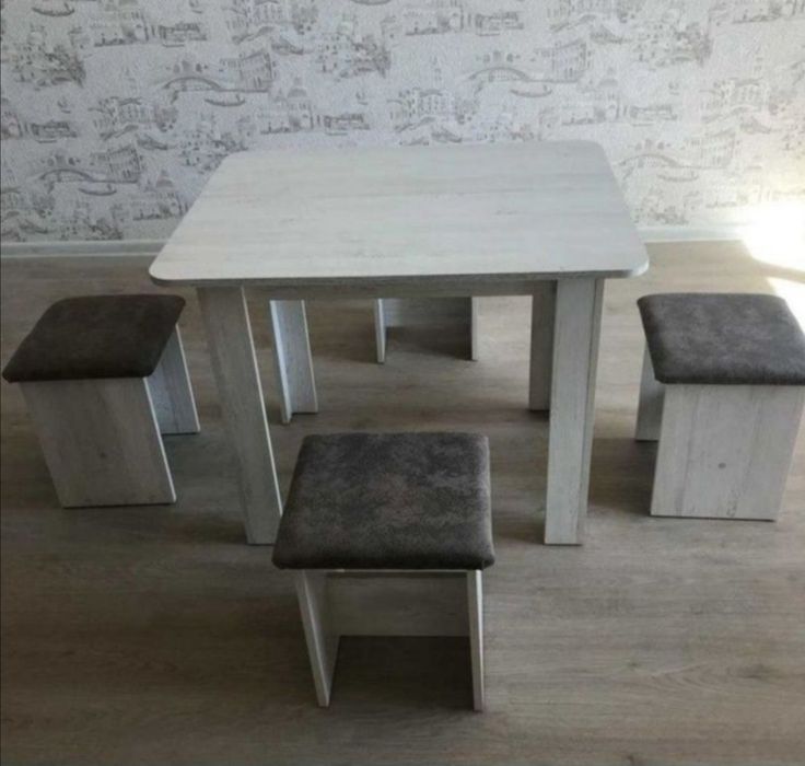 Продаются новые кухонные столы, табуретки. Цена от600000 тысяч сум.