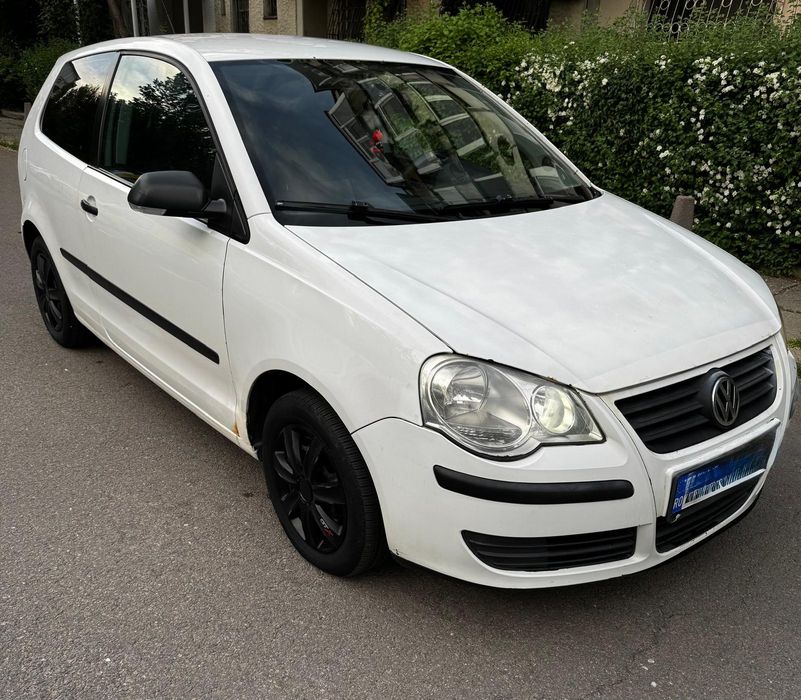 VOLKSWAGEN Polo