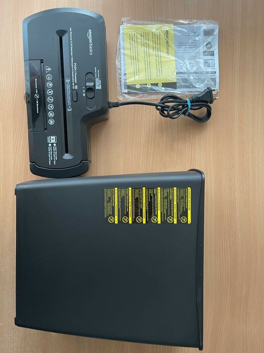 Distrugator / tocator documente AmazonBasics