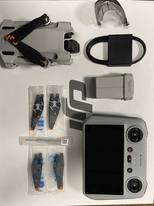 DJI Mini 3 Pro Standard Combo - Utilizat, Funcțional