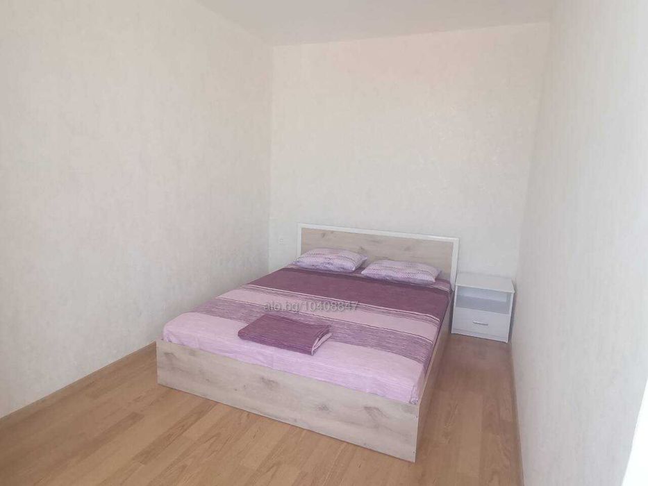 Нощувки в тристаен апартамент Център