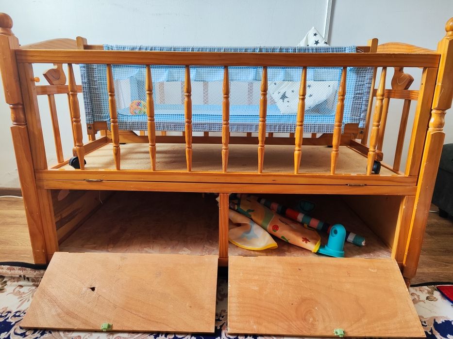 Колыбел и кроватки