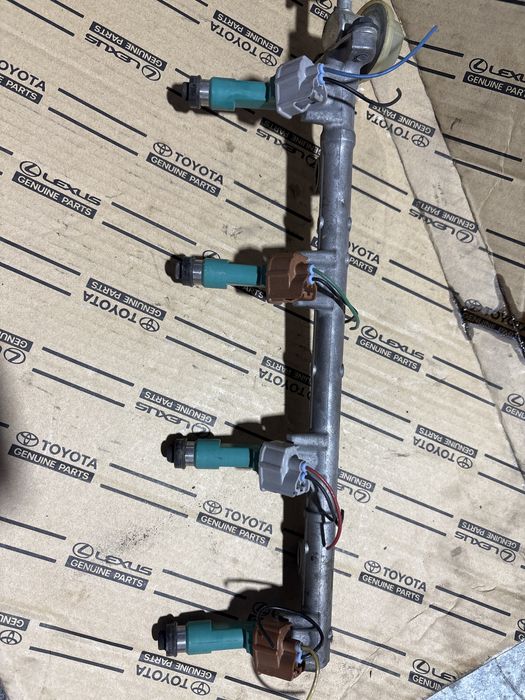 Форсунки Toyota 2.4 (2AZ-FE) оригинал