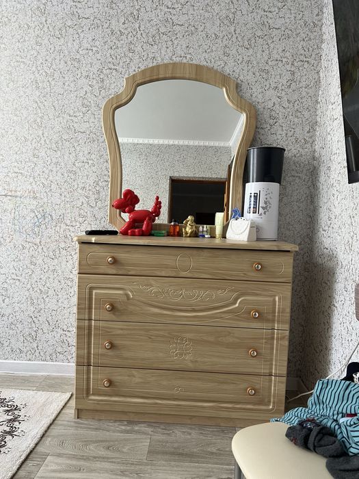 Шкаф комод зеркало айна